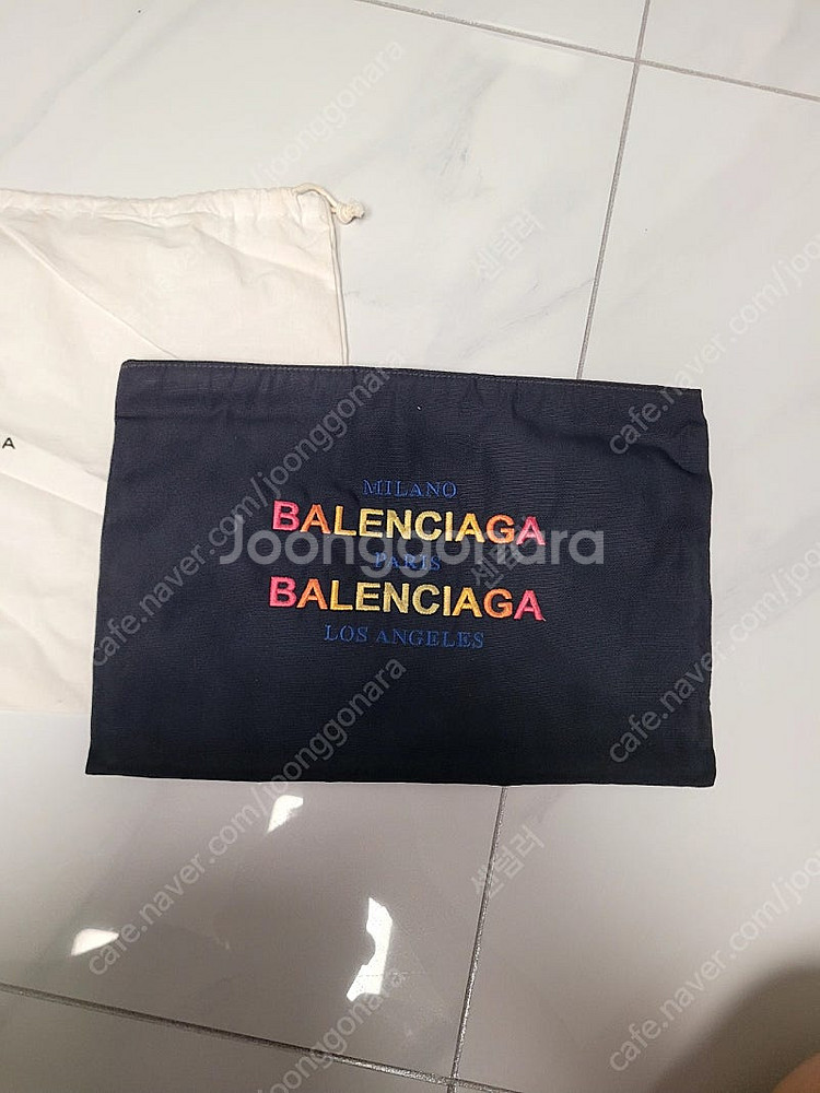 발렌시아가 클러치팝니다--0