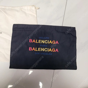 발렌시아가 클러치팝니다