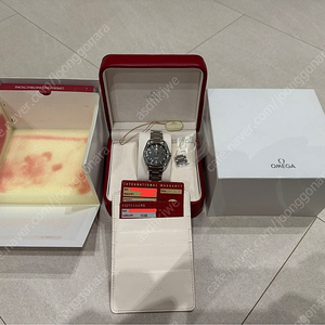 오메가 아쿠아테라 구형 양각 쿼츠 회판