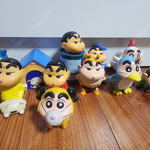 단종된 고전 피규어(포켓몬, 태권브이, 짱구, KFC 할아버지) 판매