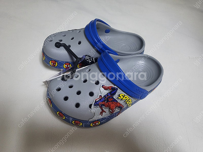 크록스 키즈 J2 스파이더맨 210 새제품--1