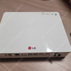 lg pf85k 프로젝트 팝니다. 스크린 포함이에요. 내용있음. 프로젝트 박스까지 다아있구요. 전원선도다아있습니다.