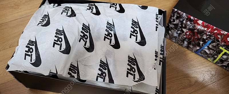 나이키 피스마이너스원 지디 피마원 295 이미지