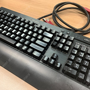커세어 K70 RGB 키보드