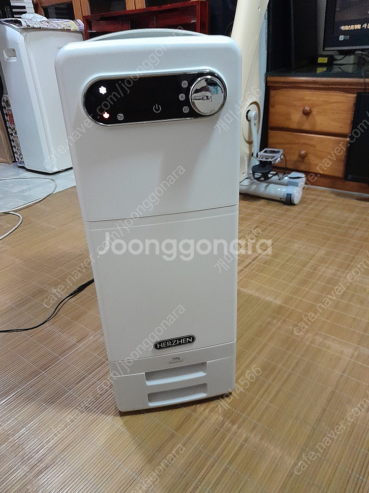 중고 헤르젠 쌀냉장고 SSR-D21K 100000원--0