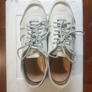 부테로 카레라 285(EU 42.5) 이미지