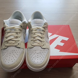 나이키 덩크 로우 화이트 앤 세일 우먼 250 판매