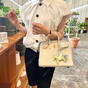 자스민케이 턱볼륨블라우스