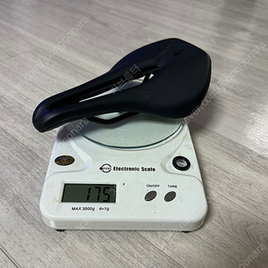 스페셜라이즈드 파워 콤프 143mm
