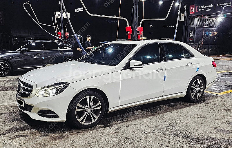 개인 아꼈던 벤츠E클래스 아방가르드 15년 각자 팝니다.무사고 1150만 (실내시공,도어시공,외관등 다이아그릴 부품...--1