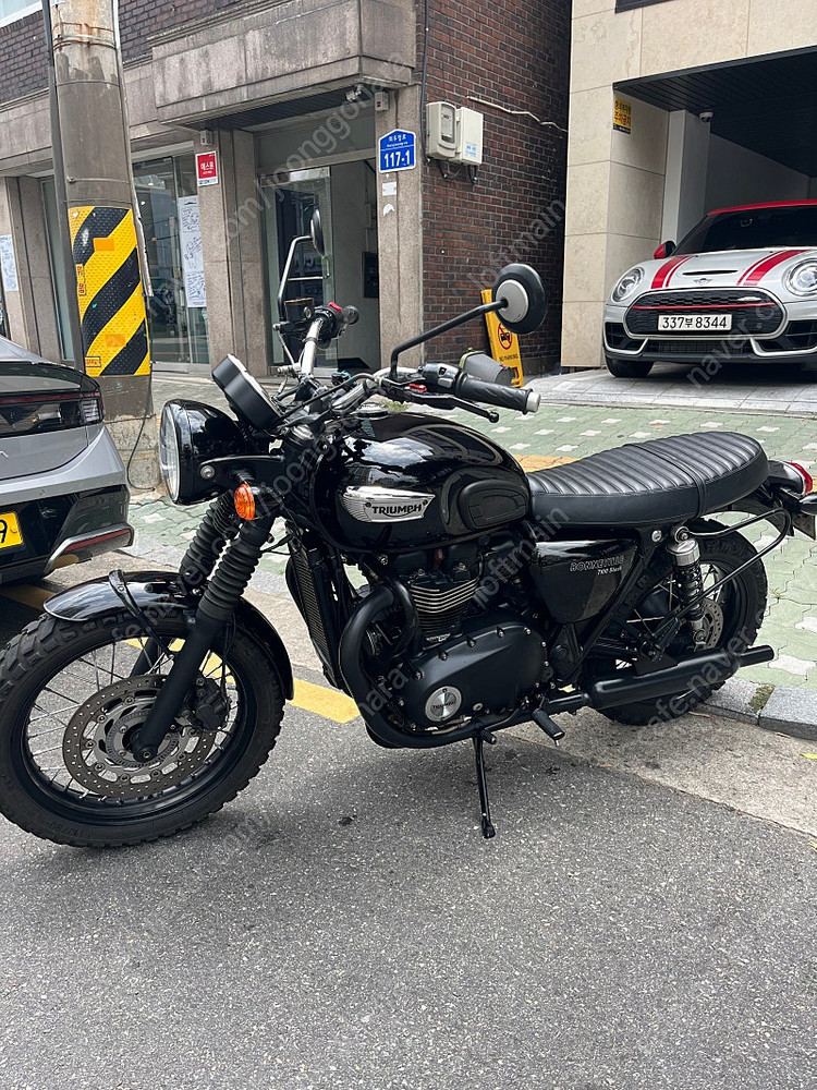 트라이엄프 본네빌 T100 이미지