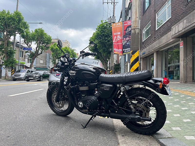 트라이엄프 본네빌 T100 이미지
