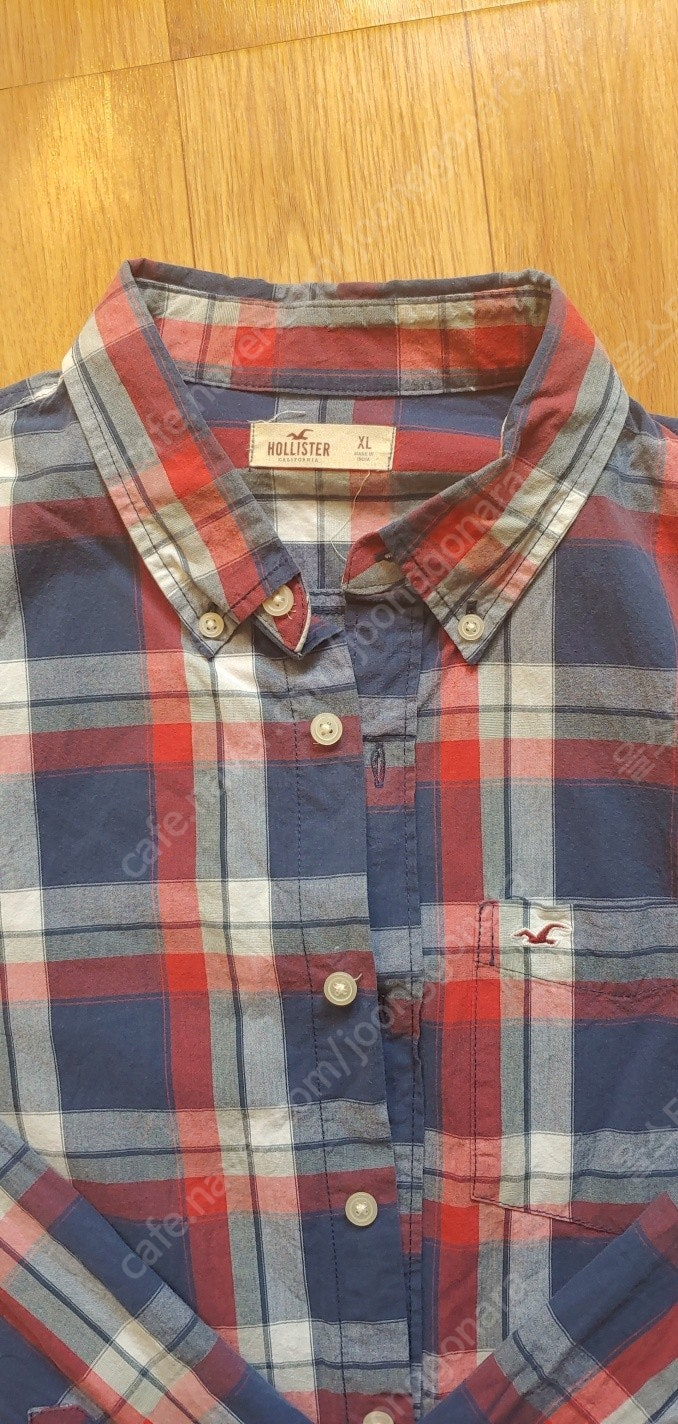홀리스터 작은 갈매기로고 거의 새옷 수준의 체크 무늬 셔츠 XL(레드계열)입니다--1