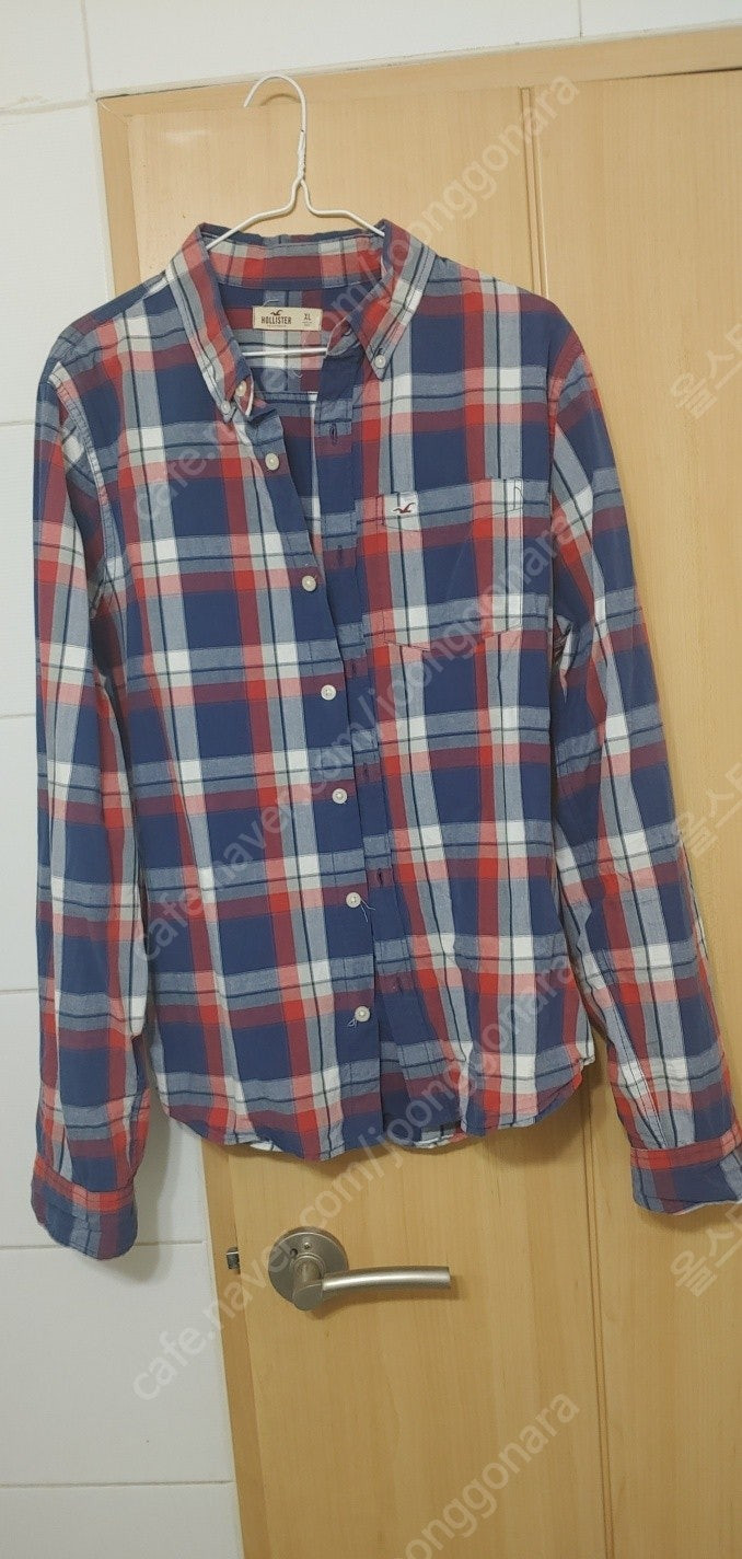 홀리스터 작은 갈매기로고 거의 새옷 수준의 체크 무늬 셔츠 XL(레드계열)입니다--2