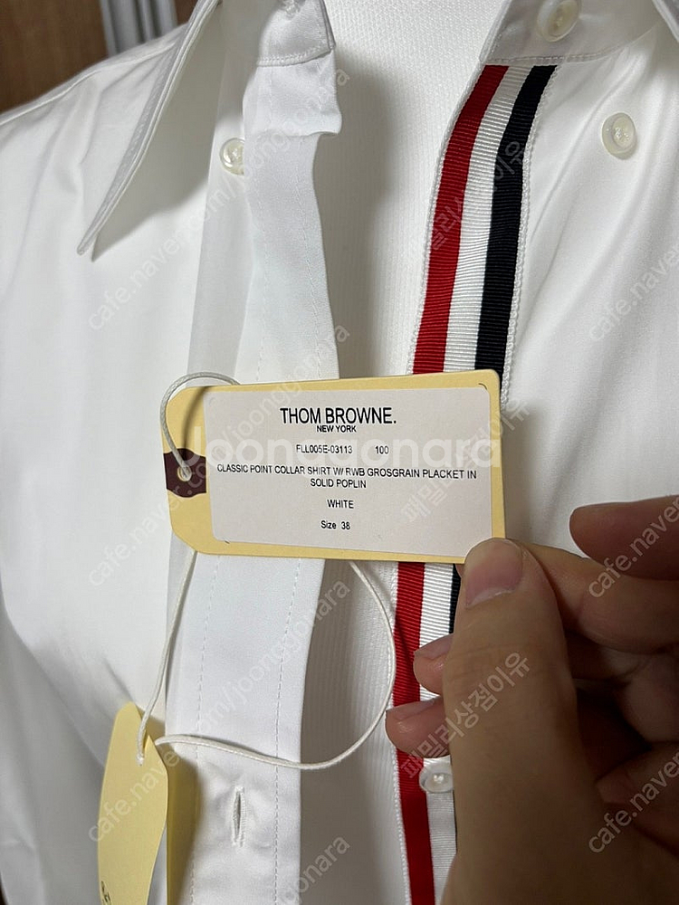 톰브라운 로고패치 여성 셔츠/블라우스 (화이트)--4