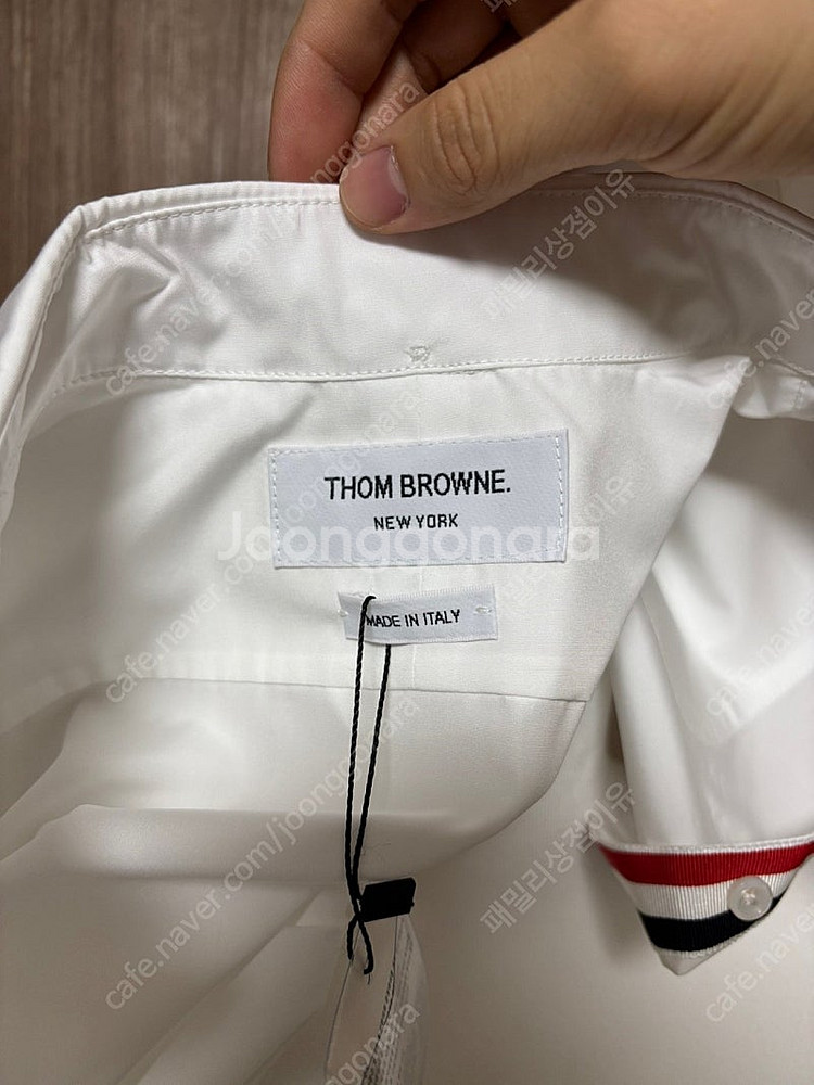 톰브라운 로고패치 여성 셔츠/블라우스 (화이트)--5