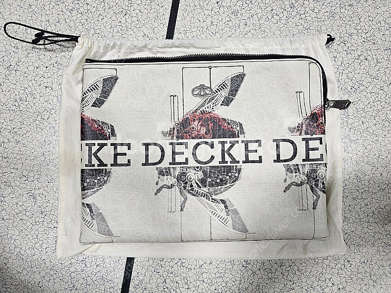 (상태 양호·깨끗함) DECKE 덱케 클러치백--0