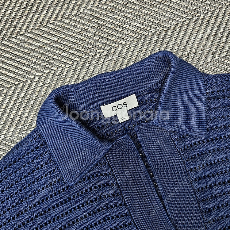 COS 코스 펀칭 반팔 니트티 남자100--1