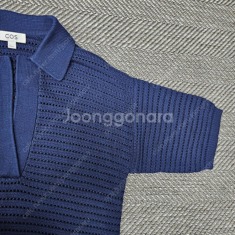 COS 코스 펀칭 반팔 니트티 남자100--2