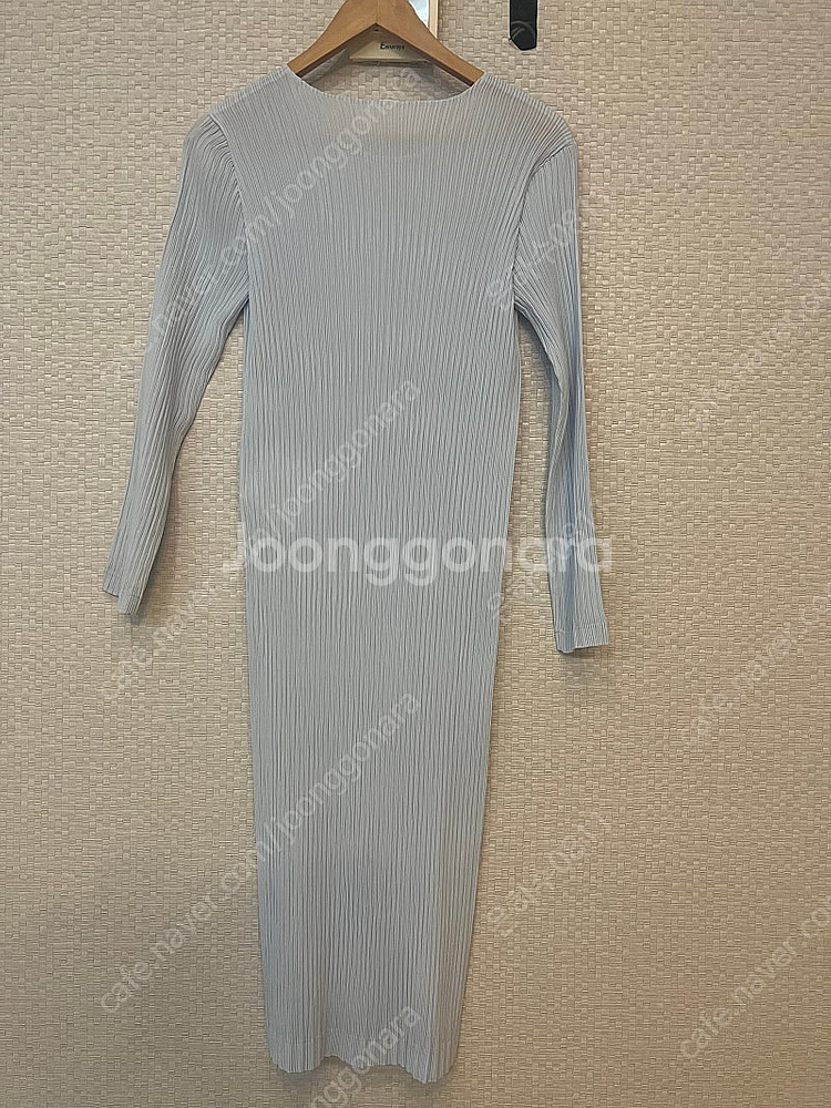 이세이미야케 해칭 원피스 라이트 블루--1