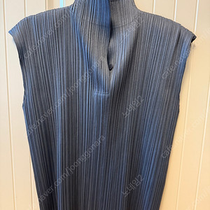 플리츠플리즈 상의