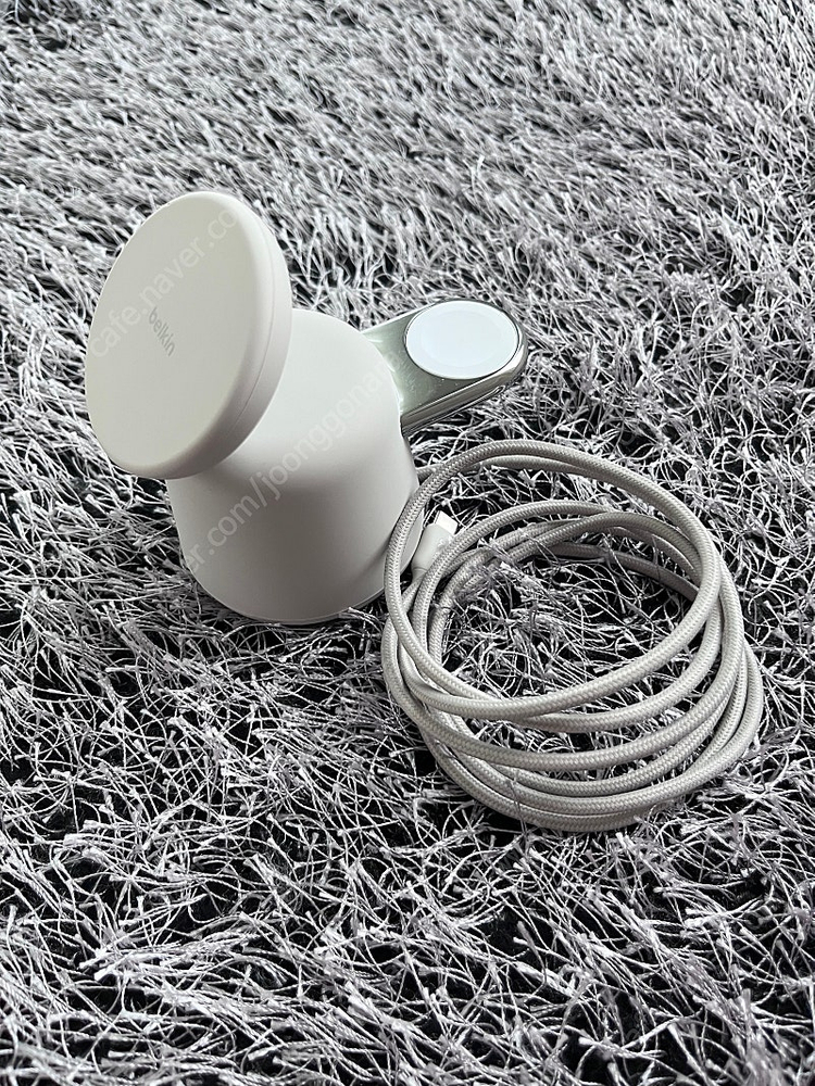 벨킨 2in1 맥세이프 충전기 + 벨킨 고속 충전기 판매합니다.--1