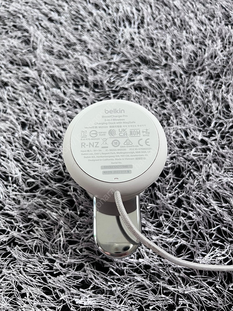 벨킨 2in1 맥세이프 충전기 + 벨킨 고속 충전기 판매합니다.--3