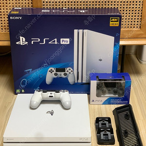 플스4 프로 PS4 Pro 1TB 화이트 판매합니다.