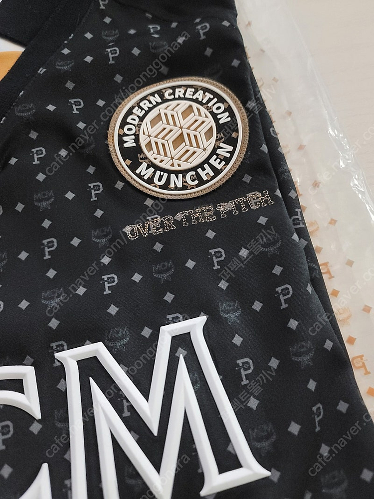 [XL]오버더피치 x MCM 풋볼 저지 블록코어 블랙 이미지