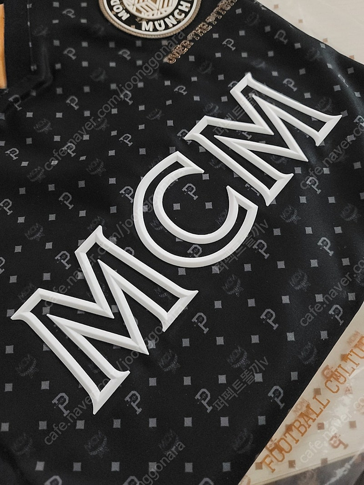 [XL]오버더피치 x MCM 풋볼 저지 블록코어 블랙 이미지