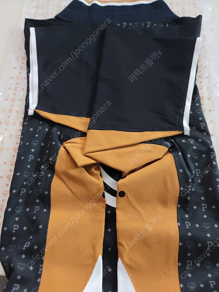 [XL]오버더피치 x MCM 풋볼 저지 블록코어 블랙 이미지