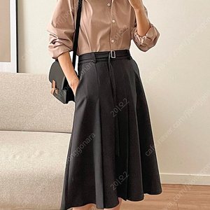 슬로우리스트 키작녀 플레어 스커트