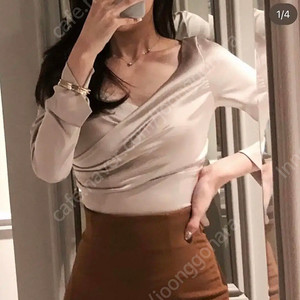 마틸리룸 샴페인골드 새틴 드레이핑 블라우스 봄블라우스가을블라우스 블랑드문로아르메이윤이바나헬싱키주르티쥴리앤칼라아비에무아브라이드앤유에스블랑