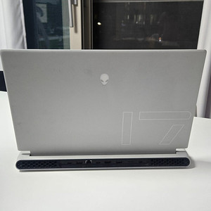 Alienware x17 R1 게이밍 노트북 판매합니다