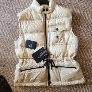 몽클레어 Arolles패딩 베스트(2size)