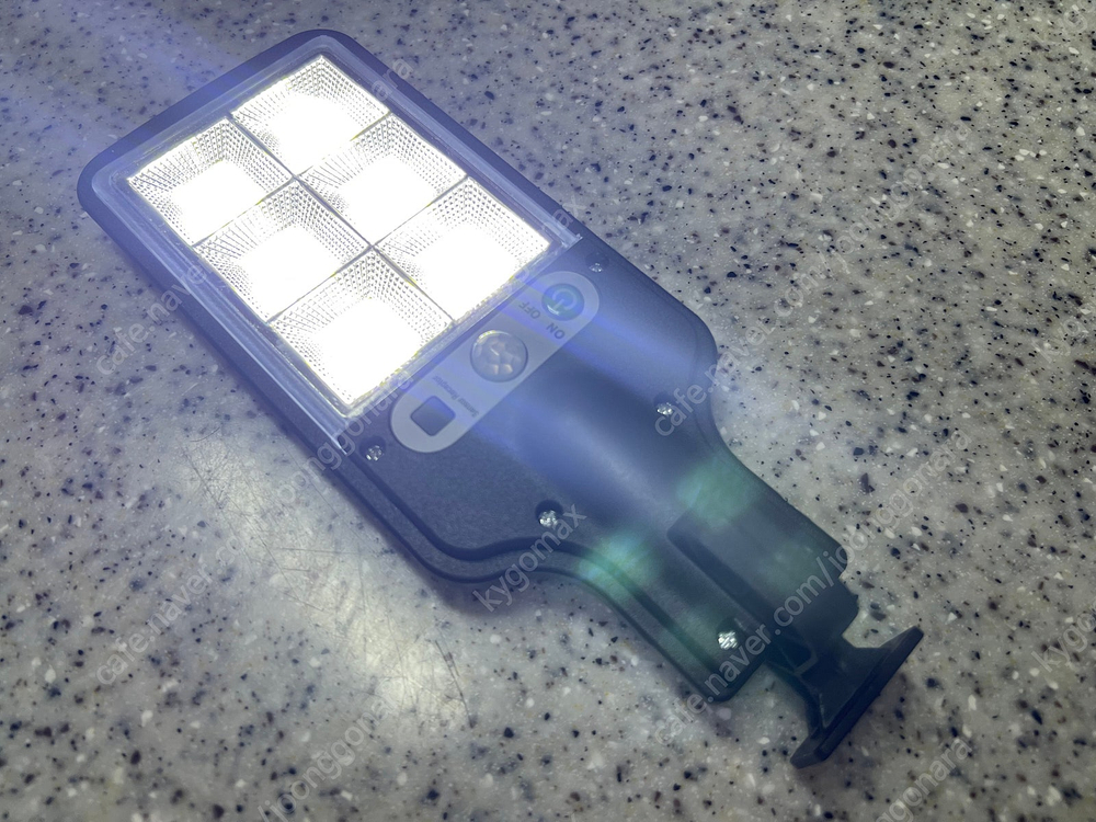 CCTV모양 태양광 무선 센서등 모션감지 옥외등 (리모컨 포함)--8