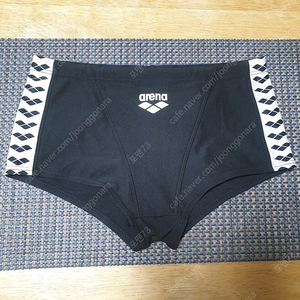 아레나 숏사각 탄탄이 새 상품 판매합니다.