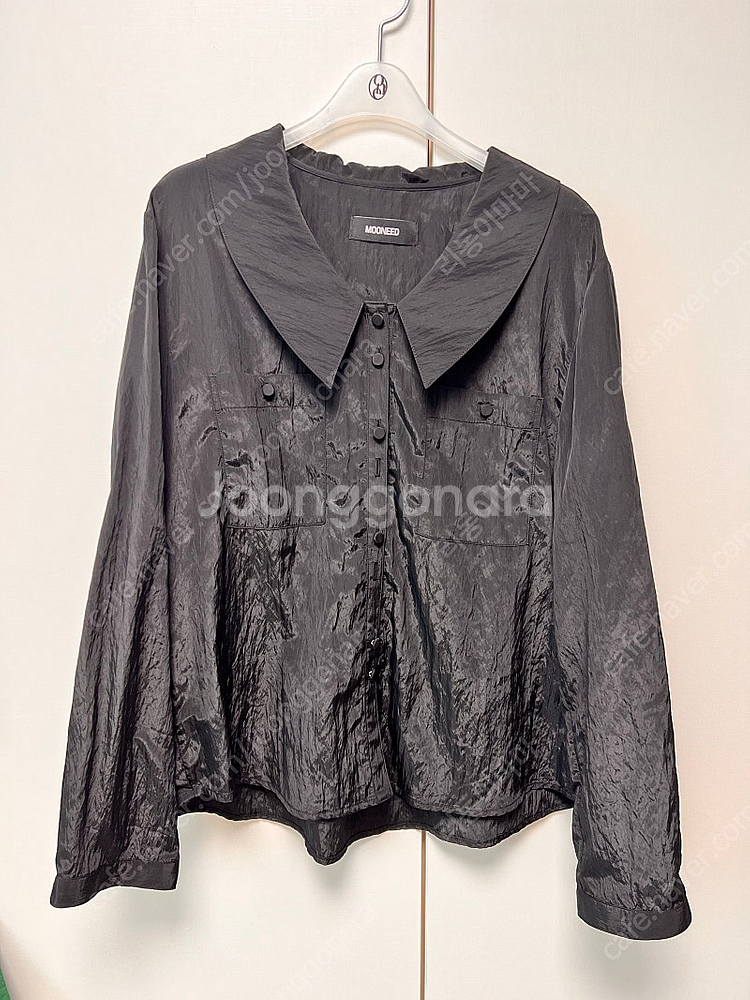 무니드 로우 칼라 블라우스 블랙--6