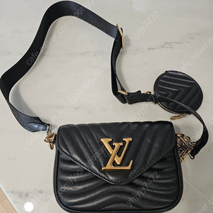 루이비통 뉴웨이브 멀티포쉐트 악세수아