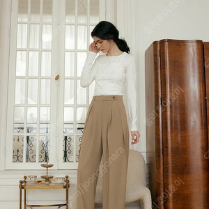 아워코모스 LAYERED TUCK WIDE SLACKS 베이지 s사이즈