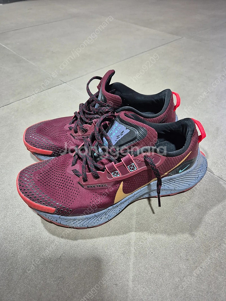 나이키 페가수스 트레일3 다크 비트루트 & 위드블랙 265사이즈--0