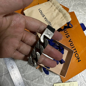 루이비통 모노체인 리베르소 팔찌 모노그램 이클립스 캔버스 팝니다