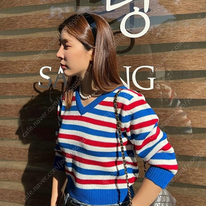 함연지 장희진 착용 포니테일 스트라이프 니트