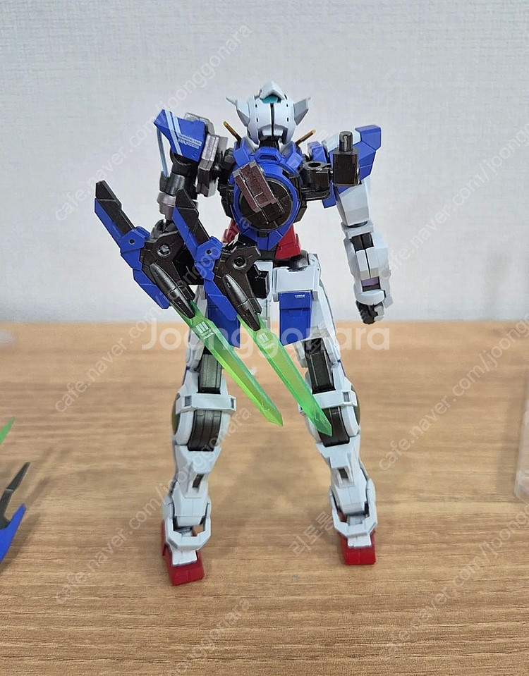 메탈빌드 엑시아R4 조형 HG사이즈 레진완성작 판매--3