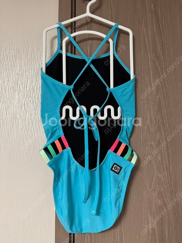 졸린 하와이 블루 개빈 28--1