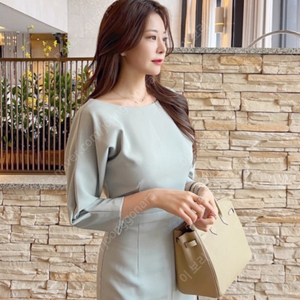 로아르 loar 라인 오브 립스 원피스