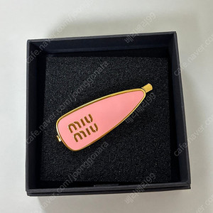 미우미우 헤어핀 핑크