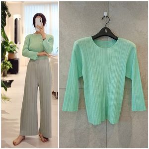 플리츠플리즈 23년 먼슬리탑3 이세이미야케