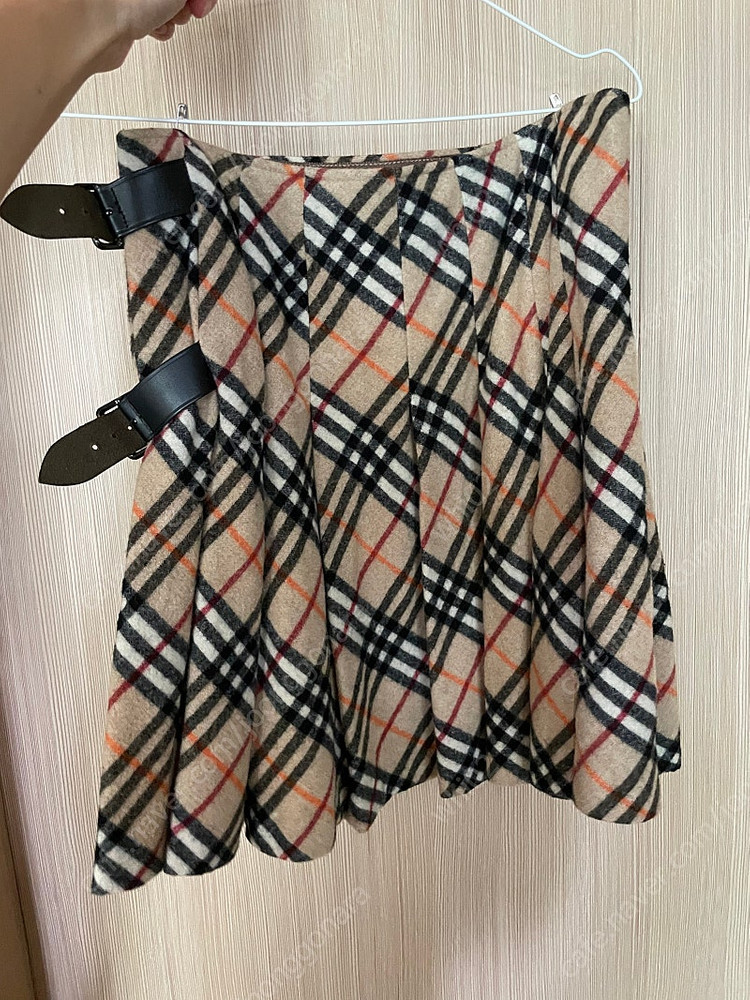 정품. 명품 버버리 스커트--1