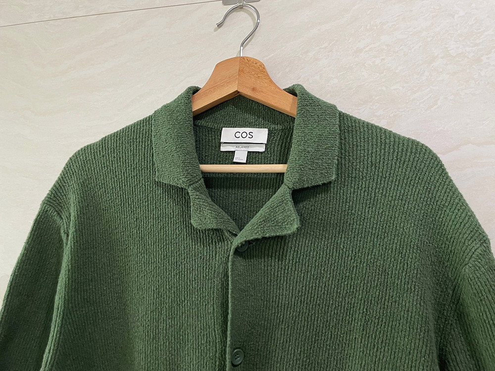 COS / 숏 슬리브 부클 니트 셔츠, 남성 반팔셔츠 / S(100) / 5만원--2